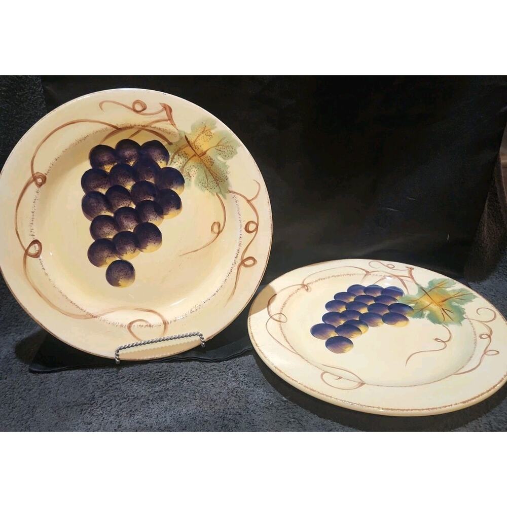 Set Of 2 Tabletops Unlimited Vino 10 1/2 Dinner Plates